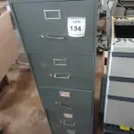 LOTE 134 - 01 ARMÁRIO DE FERRO 5 GAVETAS. (NO ESTADO EM QUE SE ENCONTRA. SUJEITO A AVARIAS OCULTAS/VISÍVEIS.)