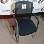 LOTE 548 - 01 CADEIRA DE ESCRITÓRIO. (NO ESTADO EM QUE SE ENCONTRA. SUJEITO A AVARIAS OCULTAS/VISÍVEIS.)