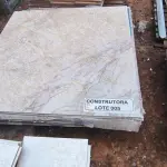 LOTE 005 - APROXIMADAMENTE 15,84 M² DE PORCELANATO 120X120CM POL – PORTOBELLO. (NO ESTADO EM QUE SE ENCONTRA. SUJEITO A AVARIAS OCULTAS/VISÍVEIS.)