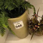 LOTE 046 -  02 PLANTAS DECORATIVAS. (NO ESTADO) ATENÇÃO! FAZER A VISITAÇÃO ANTES DE ARREMATAR, NÃO SABEMOS SE FUNCIONA. LEILÃO NÃO TEM GARANTIA E NEM DEVOLUÇÃO, SUJEITO A POSSÍVEIS AVARIAS VISÍVEIS/OCULTAS E/OU AUSÊNCIA DE COMPONENTES.
