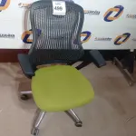 LOTE 499 - 01 CADEIRA DE ESCRITÓRIO. (NO ESTADO EM QUE SE ENCONTRA. SUJEITO A AVARIAS OCULTAS/VISÍVEIS.)