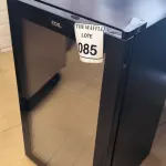 LOTE 085 - 01 ADEGA REFRIGERADA EOS. (NO ESTADO) ATENÇÃO! FAZER A VISITAÇÃO ANTES DE ARREMATAR, NÃO SABEMOS SE FUNCIONA. LEILÃO NÃO TEM GARANTIA E NEM DEVOLUÇÃO, SUJEITO A POSSÍVEIS AVARIAS VISÍVEIS/OCULTAS E/OU AUSÊNCIA DE COMPONENTES.
