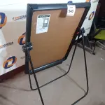 LOTE 540 - 01 QUADRO BRANCO. (NO ESTADO EM QUE SE ENCONTRA. SUJEITO A AVARIAS OCULTAS/VISÍVEIS.)