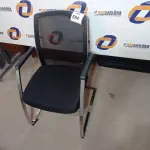 LOTE 554 - 01 CADEIRA DE ESCRITÓRIO. (NO ESTADO EM QUE SE ENCONTRA. SUJEITO A AVARIAS OCULTAS/VISÍVEIS.)