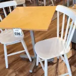 LOTE 036 - 01 MESA QUADRADA EM MADEIRA COM PÉS EM FERRO E 02 CADEIRAS EM MADEIRA. (NO ESTADO) ATENÇÃO! FAZER A VISITAÇÃO ANTES DE ARREMATAR, NÃO SABEMOS SE FUNCIONA. LEILÃO NÃO TEM GARANTIA E NEM DEVOLUÇÃO, SUJEITO A POSSÍVEIS AVARIAS VISÍVEIS/OCULTAS E/OU AUSÊNCIA DE COMPONENTES.