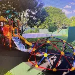 LOTE 565 - 01 PLAYGROUND. (NO ESTADO EM QUE SE ENCONTRA. SUJEITO A AVARIAS OCULTAS/VISÍVEIS.)
