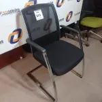 LOTE 511 - 01 CADEIRA DE ESCRITÓRIO. (NO ESTADO EM QUE SE ENCONTRA. SUJEITO A AVARIAS OCULTAS/VISÍVEIS.)