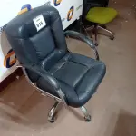 LOTE 515 - 01 CADEIRA DE ESCRITÓRIO. (NO ESTADO EM QUE SE ENCONTRA. SUJEITO A AVARIAS OCULTAS/VISÍVEIS.)