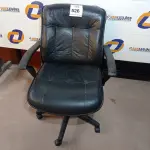 LOTE 526 - 01 CADEIRA DE ESCRITÓRIO. (NO ESTADO EM QUE SE ENCONTRA. SUJEITO A AVARIAS OCULTAS/VISÍVEIS.)