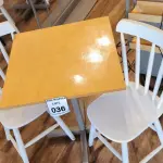 LOTE 036 - 01 MESA QUADRADA EM MADEIRA COM PÉS EM FERRO E 02 CADEIRAS EM MADEIRA. (NO ESTADO) ATENÇÃO! FAZER A VISITAÇÃO ANTES DE ARREMATAR, NÃO SABEMOS SE FUNCIONA. LEILÃO NÃO TEM GARANTIA E NEM DEVOLUÇÃO, SUJEITO A POSSÍVEIS AVARIAS VISÍVEIS/OCULTAS E/OU AUSÊNCIA DE COMPONENTES.