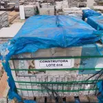 LOTE 016 - APROXIMADAMENTE 42,80 M² DE REVESTIMENTO PAREDE BRANCO HALF 30X90CM MATT. RET – PORTOBELLO. (NO ESTADO EM QUE SE ENCONTRA. SUJEITO A AVARIAS OCULTAS/VISÍVEIS.)