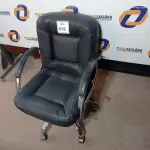 LOTE 515 - 01 CADEIRA DE ESCRITÓRIO. (NO ESTADO EM QUE SE ENCONTRA. SUJEITO A AVARIAS OCULTAS/VISÍVEIS.)