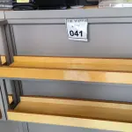 LOTE 041 - 01 BALCÃO EXPOSITOR FERRO E MADEIRA. (NO ESTADO) ATENÇÃO! FAZER A VISITAÇÃO ANTES DE ARREMATAR, NÃO SABEMOS SE FUNCIONA. LEILÃO NÃO TEM GARANTIA E NEM DEVOLUÇÃO, SUJEITO A POSSÍVEIS AVARIAS VISÍVEIS/OCULTAS E/OU AUSÊNCIA DE COMPONENTES.