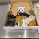 LOTE 111 - 01 LOTE COM MATERIAIS PARA ESCRITÓRIO. (NO ESTADO) ATENÇÃO! FAZER A VISITAÇÃO ANTES DE ARREMATAR, NÃO SABEMOS SE FUNCIONA. LEILÃO NÃO TEM GARANTIA E NEM DEVOLUÇÃO, SUJEITO A POSSÍVEIS AVARIAS VISÍVEIS/OCULTAS E/OU AUSÊNCIA DE COMPONENTES.