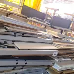 LOTE 566 - DIVERSOS MÓVEIS MODULARES (PALETE NÃO INCLUSO). (NO ESTADO EM QUE SE ENCONTRA. SUJEITO A AVARIAS OCULTAS/VISÍVEIS.)