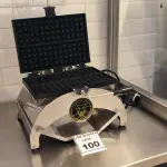 LOTE 100 - 01 WAFFERLEIRA. (NO ESTADO) ATENÇÃO! FAZER A VISITAÇÃO ANTES DE ARREMATAR, NÃO SABEMOS SE FUNCIONA. LEILÃO NÃO TEM GARANTIA E NEM DEVOLUÇÃO, SUJEITO A POSSÍVEIS AVARIAS VISÍVEIS/OCULTAS E/OU AUSÊNCIA DE COMPONENTES.