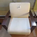 LOTE 550 - 01 POLTRONA (EASY CHAIR) (NO ESTADO EM QUE SE ENCONTRA. SUJEITO A AVARIAS OCULTAS/VISÍVEIS.)