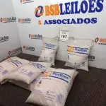 LOTE 187 - 06 PACOTES DE GRANITINA/08 PARA GRAFIADO COM 4KG CADA. (NO ESTADO) ATENÇÃO! FAZER A VISITAÇÃO ANTES DE ARREMATAR, NÃO SABEMOS SE FUNCIONA. LEILÃO NÃO TEM GARANTIA E NEM DEVOLUÇÃO, SUJEITO A POSSÍVEIS AVARIAS VISÍVEIS/OCULTAS E/OU AUSÊNCIA DE COMPONENTES.