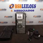 LOTE 205 - 01 COMPUTADOR COMPLETO COM 320GB DE HD, 4GB DE RAM E MONITOR DE 16’’ POLEGADAS. (ACOMPANHA MOUSE, TECLADOS E CABOS) (NO ESTADO) ATENÇÃO! FAZER A VISITAÇÃO ANTES DE ARREMATAR, NÃO SABEMOS SE FUNCIONA. LEILÃO NÃO TEM GARANTIA E NEM DEVOLUÇÃO, SUJEITO A POSSÍVEIS AVARIAS VISÍVEIS/OCULTAS E/OU AUSÊNCIA DE COMPONENTES.