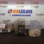 LOTE 229 - 01 IMPRESSORA DE ETIQUETAS MARCA ZEBRA COM AVARIAS E 02 UMIDIFICADORES DE AMBIENTE. (NO ESTADO) ATENÇÃO! FAZER A VISITAÇÃO ANTES DE ARREMATAR, NÃO SABEMOS SE FUNCIONA. LEILÃO NÃO TEM GARANTIA E NEM DEVOLUÇÃO, SUJEITO A POSSÍVEIS AVARIAS VISÍVEIS/OCULTAS E/OU AUSÊNCIA DE COMPONENTES.