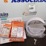 LOTE 089 - 01 CAIXA COM CARREGADOR WIRELESS, 01 TORNEIRA EXTENSORA E 01 COMPANHIA. (NO ESTADO) ATENÇÃO! FAZER A VISITAÇÃO ANTES DE ARREMATAR, NÃO SABEMOS SE FUNCIONA. LEILÃO NÃO TEM GARANTIA E NEM DEVOLUÇÃO, SUJEITO A POSSÍVEIS AVARIAS VISÍVEIS/OCULTAS E/OU AUSÊNCIA DE COMPONENTES.
