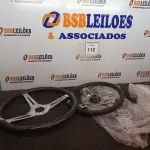 LOTE 112 - 01 LOTE COM JUNTA DE MOTOR DODGE V8 FELPRO3/8 E VOLANTE ESPORTIVOS. (NO ESTADO) ATENÇÃO! FAZER A VISITAÇÃO ANTES DE ARREMATAR, NÃO SABEMOS SE FUNCIONA. LEILÃO NÃO TEM GARANTIA E NEM DEVOLUÇÃO, SUJEITO A POSSÍVEIS AVARIAS VISÍVEIS/OCULTAS E/OU AUSÊNCIA DE COMPONENTES.