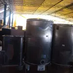 LOTE 218 - 03 CAFETEIRAS EM INOX.  (NO ESTADO) ATENÇÃO! FAZER A VISITAÇÃO ANTES DE ARREMATAR, NÃO SABEMOS SE FUNCIONA. LEILÃO NÃO TEM GARANTIA E NEM DEVOLUÇÃO, SUJEITO A POSSÍVEIS AVARIAS VISÍVEIS/OCULTAS E/OU AUSÊNCIA DE COMPONENTES.
