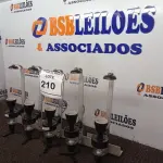 LOTE 210 - 05 DOSADORES DE BEBIDAS. (NO ESTADO) ATENÇÃO! FAZER A VISITAÇÃO ANTES DE ARREMATAR, NÃO SABEMOS SE FUNCIONA. LEILÃO NÃO TEM GARANTIA E NEM DEVOLUÇÃO, SUJEITO A POSSÍVEIS AVARIAS VISÍVEIS/OCULTAS E/OU AUSÊNCIA DE COMPONENTES.