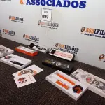 LOTE 099 - 04 RELÓGIOS SMART WACTH. (NO ESTADO) ATENÇÃO! FAZER A VISITAÇÃO ANTES DE ARREMATAR, NÃO SABEMOS SE FUNCIONA. LEILÃO NÃO TEM GARANTIA E NEM DEVOLUÇÃO, SUJEITO A POSSÍVEIS AVARIAS VISÍVEIS/OCULTAS E/OU AUSÊNCIA DE COMPONENTES.