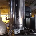 LOTE 142 - 01 CAFETEIRA INDUSTRIAL EM INOX.  (NO ESTADO) ATENÇÃO! FAZER A VISITAÇÃO ANTES DE ARREMATAR, NÃO SABEMOS SE FUNCIONA. LEILÃO NÃO TEM GARANTIA E NEM DEVOLUÇÃO, SUJEITO A POSSÍVEIS AVARIAS VISÍVEIS/OCULTAS E/OU AUSÊNCIA DE COMPONENTES.