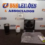 LOTE 085 - 01 VENTILADOR, COPO STANLEY E 01 LUZ PARA CAMPING. (NO ESTADO) ATENÇÃO! FAZER A VISITAÇÃO ANTES DE ARREMATAR, NÃO SABEMOS SE FUNCIONA. LEILÃO NÃO TEM GARANTIA E NEM DEVOLUÇÃO, SUJEITO A POSSÍVEIS AVARIAS VISÍVEIS/OCULTAS E/OU AUSÊNCIA DE COMPONENTES.