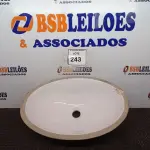 LOTE 243 - 01 CUBA PARA PIA DE BANHEIRO NA COR BRANCA. (NO ESTADO) ATENÇÃO! FAZER A VISITAÇÃO ANTES DE ARREMATAR, NÃO SABEMOS SE FUNCIONA. LEILÃO NÃO TEM GARANTIA E NEM DEVOLUÇÃO, SUJEITO A POSSÍVEIS AVARIAS VISÍVEIS/OCULTAS E/OU AUSÊNCIA DE COMPONENTES.