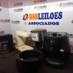 LOTE 144 - 01 BATEDEIRA, 02 CAFETEIRAS E 01 AIR FRYER INCOMPLETAS. (NO ESTADO) ATENÇÃO! FAZER A VISITAÇÃO ANTES DE ARREMATAR, NÃO SABEMOS SE FUNCIONA. LEILÃO NÃO TEM GARANTIA E NEM DEVOLUÇÃO, SUJEITO A POSSÍVEIS AVARIAS VISÍVEIS/OCULTAS E/OU AUSÊNCIA DE COMPONENTES.