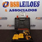 LOTE 032 - 01 MALETA COM PARAFUSADEIRA COM 02 BATERIAS E ACESSÓRIOS. (NO ESTADO) ATENÇÃO! FAZER A VISITAÇÃO ANTES DE ARREMATAR, NÃO SABEMOS SE FUNCIONA. LEILÃO NÃO TEM GARANTIA E NEM DEVOLUÇÃO, SUJEITO A POSSÍVEIS AVARIAS VISÍVEIS/OCULTAS E/OU AUSÊNCIA DE COMPONENTES.