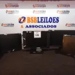 LOTE 126 - 05 MONITORES DIVERSOS PARA RETIRADAS DE PEÇAS.  (NO ESTADO) ATENÇÃO! FAZER A VISITAÇÃO ANTES DE ARREMATAR, NÃO SABEMOS SE FUNCIONA. LEILÃO NÃO TEM GARANTIA E NEM DEVOLUÇÃO, SUJEITO A POSSÍVEIS AVARIAS VISÍVEIS/OCULTAS E/OU AUSÊNCIA DE COMPONENTES.