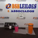LOTE 094 - 01 COPO COM SOM, 01 COPO STANLEY E 01 GARRAFA COM 03 CANECAS.  (NO ESTADO) ATENÇÃO! FAZER A VISITAÇÃO ANTES DE ARREMATAR, NÃO SABEMOS SE FUNCIONA. LEILÃO NÃO TEM GARANTIA E NEM DEVOLUÇÃO, SUJEITO A POSSÍVEIS AVARIAS VISÍVEIS/OCULTAS E/OU AUSÊNCIA DE COMPONENTES.