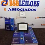 LOTE 181 - 05 REFLETORES LED PARA AMBIENTES EXTERNOS 100W. (NOVO) (NO ESTADO) ATENÇÃO! FAZER A VISITAÇÃO ANTES DE ARREMATAR, NÃO SABEMOS SE FUNCIONA. LEILÃO NÃO TEM GARANTIA E NEM DEVOLUÇÃO, SUJEITO A POSSÍVEIS AVARIAS VISÍVEIS/OCULTAS E/OU AUSÊNCIA DE COMPONENTES.
