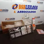 LOTE 047 - 01 LOTE COM SACOLAS PLÁSTICAS, EXTENSOR DE TORNEIRA, CARRILHO DE PORTA DE MOVIMENTO, SUPORTE PARA CELULAR, CAMPAINHA E 01 SAPATEIRA DESMONTADA.   (NO ESTADO) ATENÇÃO! FAZER A VISITAÇÃO ANTES DE ARREMATAR, NÃO SABEMOS SE FUNCIONA. LEILÃO NÃO TEM GARANTIA E NEM DEVOLUÇÃO, SUJEITO A POSSÍVEIS AVARIAS VISÍVEIS/OCULTAS E/OU AUSÊNCIA DE COMPONENTES.