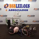 LOTE 001 - 13 FONES DE OUVIDO MARCAS E MODELOS DIVERSOS. (NO ESTADO) ATENÇÃO! FAZER A VISITAÇÃO ANTES DE ARREMATAR, NÃO SABEMOS SE FUNCIONA. LEILÃO NÃO TEM GARANTIA E NEM DEVOLUÇÃO, SUJEITO A POSSÍVEIS AVARIAS VISÍVEIS/OCULTAS E/OU AUSÊNCIA DE COMPONENTES.