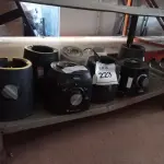 LOTE 223 - 08 BASES PARA LIQUIDIFICADORES. (NO ESTADO) ATENÇÃO! FAZER A VISITAÇÃO ANTES DE ARREMATAR, NÃO SABEMOS SE FUNCIONA. LEILÃO NÃO TEM GARANTIA E NEM DEVOLUÇÃO, SUJEITO A POSSÍVEIS AVARIAS VISÍVEIS/OCULTAS E/OU AUSÊNCIA DE COMPONENTES.