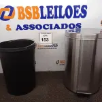 LOTE 153 - 01 LIXEIRA EM INOX COM PEDAL CAPACIDADE 12 L. (NOVA). (NO ESTADO) ATENÇÃO! FAZER A VISITAÇÃO ANTES DE ARREMATAR, NÃO SABEMOS SE FUNCIONA. LEILÃO NÃO TEM GARANTIA E NEM DEVOLUÇÃO, SUJEITO A POSSÍVEIS AVARIAS VISÍVEIS/OCULTAS E/OU AUSÊNCIA DE COMPONENTES.