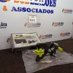 LOTE 111 - 01 PUXADOR DE PALETES. (NO ESTADO) ATENÇÃO! FAZER A VISITAÇÃO ANTES DE ARREMATAR, NÃO SABEMOS SE FUNCIONA. LEILÃO NÃO TEM GARANTIA E NEM DEVOLUÇÃO, SUJEITO A POSSÍVEIS AVARIAS VISÍVEIS/OCULTAS E/OU AUSÊNCIA DE COMPONENTES.