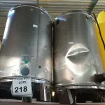 LOTE 218 - 03 CAFETEIRAS EM INOX.  (NO ESTADO) ATENÇÃO! FAZER A VISITAÇÃO ANTES DE ARREMATAR, NÃO SABEMOS SE FUNCIONA. LEILÃO NÃO TEM GARANTIA E NEM DEVOLUÇÃO, SUJEITO A POSSÍVEIS AVARIAS VISÍVEIS/OCULTAS E/OU AUSÊNCIA DE COMPONENTES.