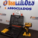 LOTE 032 - 01 MALETA COM PARAFUSADEIRA COM 02 BATERIAS E ACESSÓRIOS. (NO ESTADO) ATENÇÃO! FAZER A VISITAÇÃO ANTES DE ARREMATAR, NÃO SABEMOS SE FUNCIONA. LEILÃO NÃO TEM GARANTIA E NEM DEVOLUÇÃO, SUJEITO A POSSÍVEIS AVARIAS VISÍVEIS/OCULTAS E/OU AUSÊNCIA DE COMPONENTES.