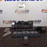 LOTE 021 - 21 CELULARES DE BOTÃO (NO ESTADO) ATENÇÃO! FAZER A VISITAÇÃO ANTES DE ARREMATAR, NÃO SABEMOS SE FUNCIONA. LEILÃO NÃO TEM GARANTIA E NEM DEVOLUÇÃO, SUJEITO A POSSÍVEIS AVARIAS VISÍVEIS/OCULTAS E/OU AUSÊNCIA DE COMPONENTES.