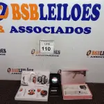 LOTE 110 - 02 RELÓGIOS SMART WACTH E 01 RELÓGIO.  (NO ESTADO) ATENÇÃO! FAZER A VISITAÇÃO ANTES DE ARREMATAR, NÃO SABEMOS SE FUNCIONA. LEILÃO NÃO TEM GARANTIA E NEM DEVOLUÇÃO, SUJEITO A POSSÍVEIS AVARIAS VISÍVEIS/OCULTAS E/OU AUSÊNCIA DE COMPONENTES.