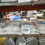LOTE 220 - 06 PACOTES DE GRANITINA/08 PARA GRAFIADO COM 4KG CADA. (NO ESTADO) ATENÇÃO! FAZER A VISITAÇÃO ANTES DE ARREMATAR, NÃO SABEMOS SE FUNCIONA. LEILÃO NÃO TEM GARANTIA E NEM DEVOLUÇÃO, SUJEITO A POSSÍVEIS AVARIAS VISÍVEIS/OCULTAS E/OU AUSÊNCIA DE COMPONENTES.
