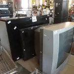 LOTE 410 - 03 TV´S SENDO 01 DE TUBO MARCA TOSCHIBA, 01 LCD 40” MARCA SAMSUNG E 01 LCD MARCA AOC 32”. (NO ESTADO) ATENÇÃO! FAZER A VISITAÇÃO ANTES DE ARREMATAR, NÃO SABEMOS SE FUNCIONA. LEILÃO NÃO TEM GARANTIA E NEM DEVOLUÇÃO, SUJEITO A POSSÍVEIS AVARIAS VISÍVEIS/OCULTAS E/OU AUSÊNCIA DE COMPONENTES.