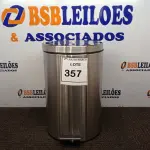 LOTE 357 - 01 LIXEIRA EM INOX COM PEDAL CAPACIDADE 12L. (NOVA). (NO ESTADO) ATENÇÃO! FAZER A VISITAÇÃO ANTES DE ARREMATAR, NÃO SABEMOS SE FUNCIONA. LEILÃO NÃO TEM GARANTIA E NEM DEVOLUÇÃO, SUJEITO A POSSÍVEIS AVARIAS VISÍVEIS/OCULTAS E/OU AUSÊNCIA DE COMPONENTES.