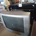 LOTE 410 - 03 TV´S SENDO 01 DE TUBO MARCA TOSCHIBA, 01 LCD 40” MARCA SAMSUNG E 01 LCD MARCA AOC 32”. (NO ESTADO) ATENÇÃO! FAZER A VISITAÇÃO ANTES DE ARREMATAR, NÃO SABEMOS SE FUNCIONA. LEILÃO NÃO TEM GARANTIA E NEM DEVOLUÇÃO, SUJEITO A POSSÍVEIS AVARIAS VISÍVEIS/OCULTAS E/OU AUSÊNCIA DE COMPONENTES.